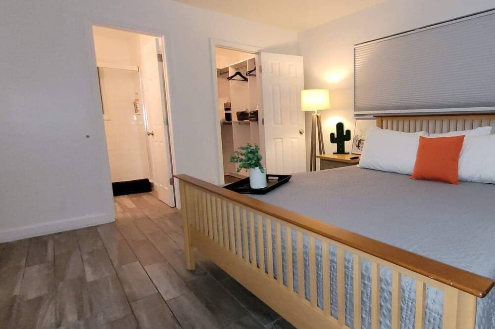 Photo of Bedroom in Garden Isles
