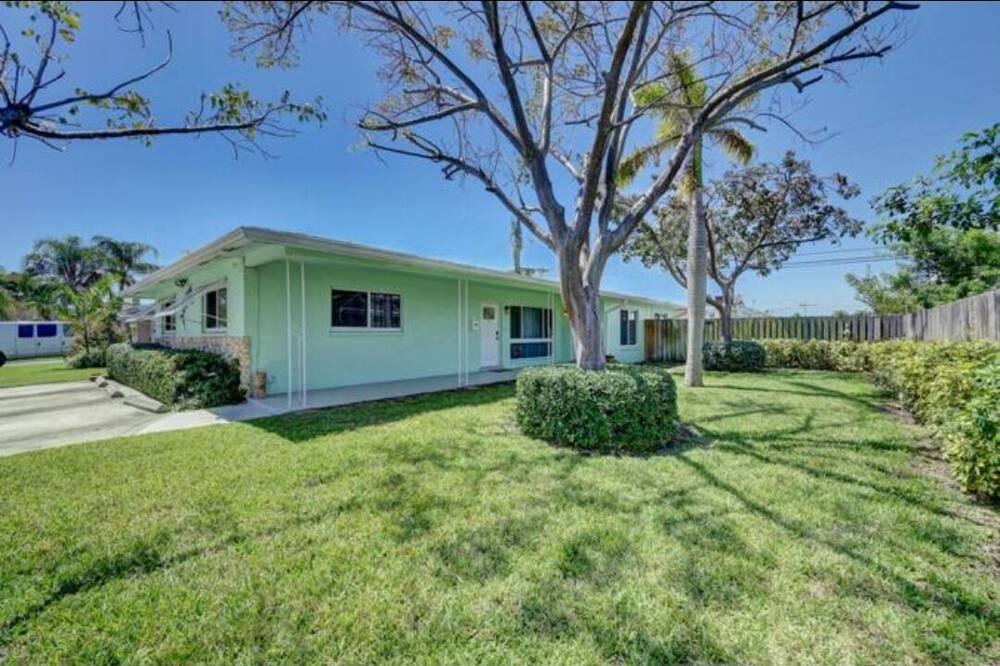 Photo of Outdoor in Garden Isles
