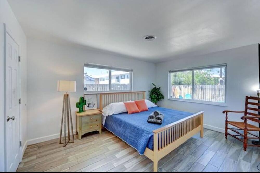Photo of Bedroom in Garden Isles
