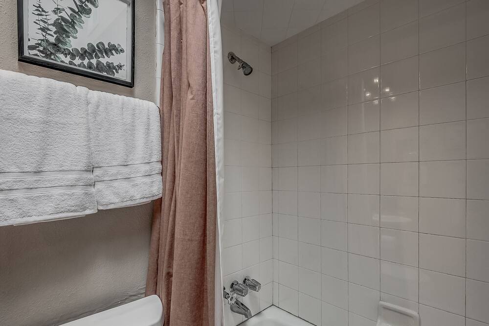 Photo of Bathroom in Central Oklahoma City