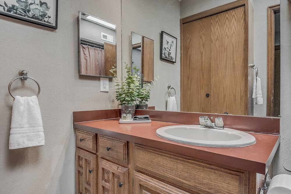 Photo of Bathroom in Central Oklahoma City