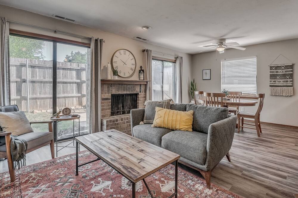 Photo of Livingroom in Central Oklahoma City