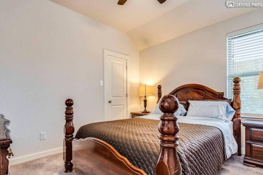 Photo of Bedroom in Hutto