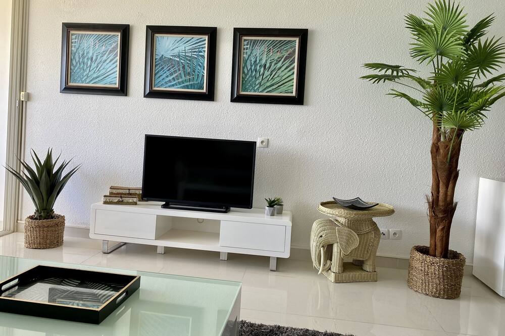 Photo of Livingroom in Orient Bay
