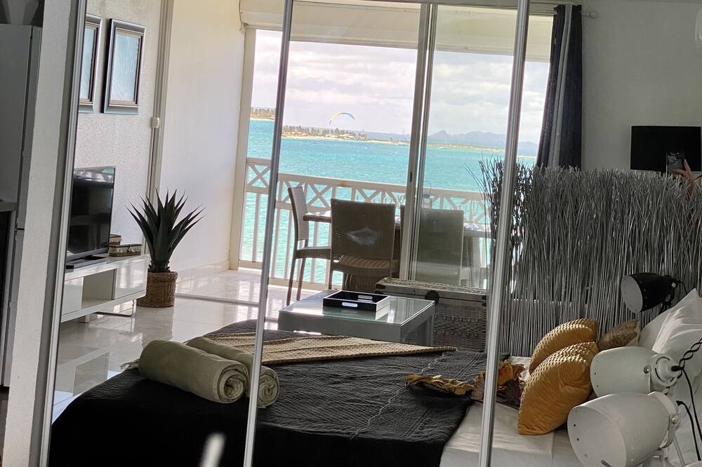 Photo of Livingroom in Orient Bay