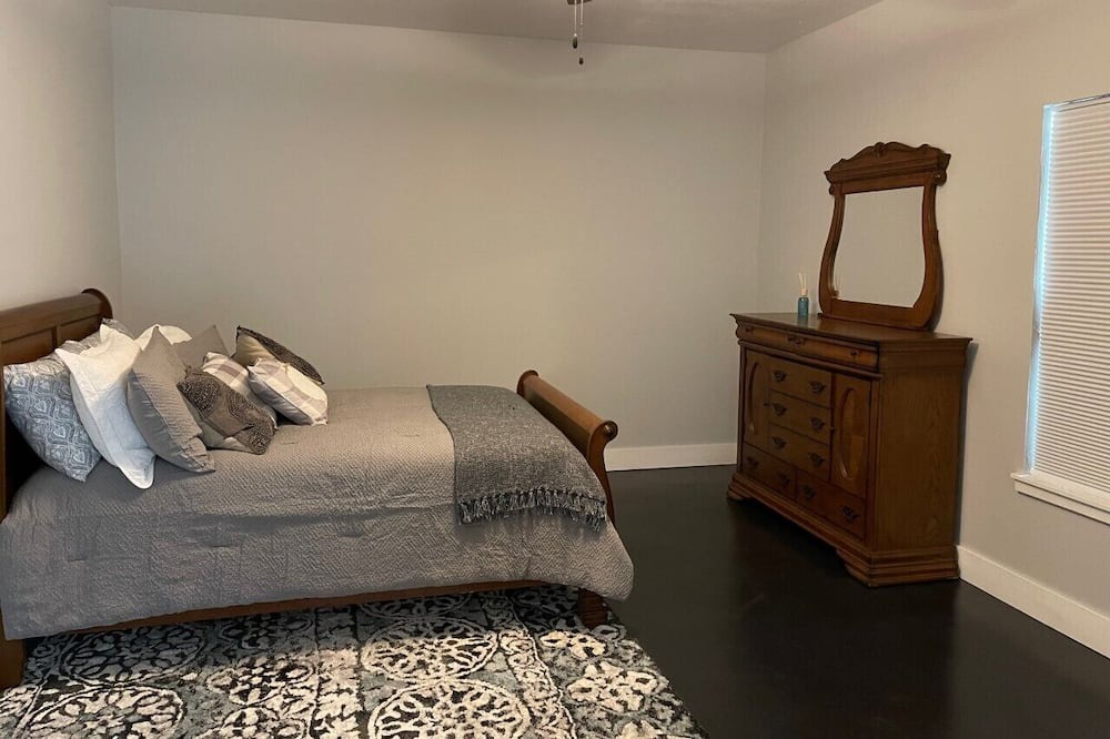 Photo of Bedroom in Choctaw