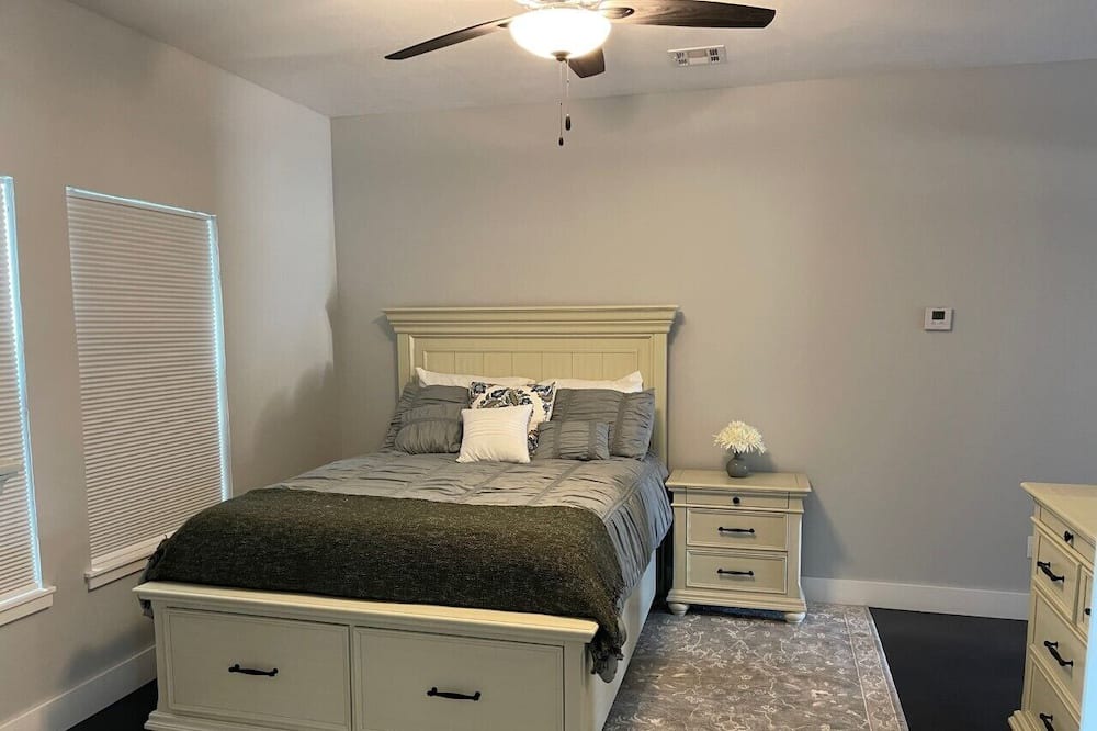 Photo of Bedroom in Choctaw