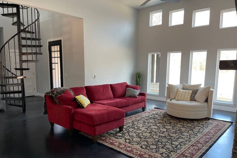Photo of Livingroom in Choctaw
