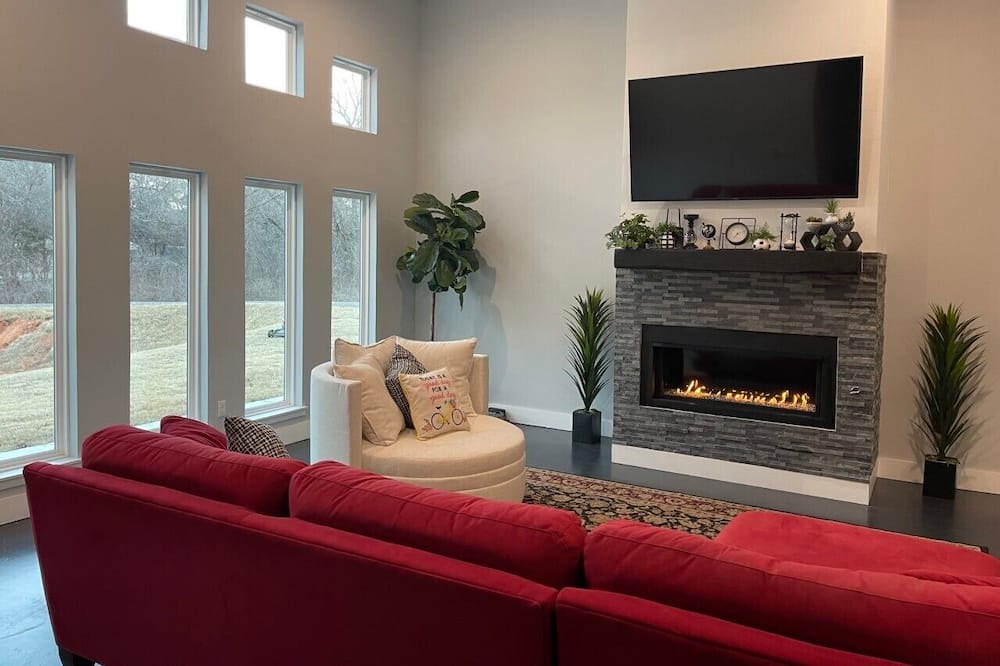 Photo of Livingroom in Choctaw