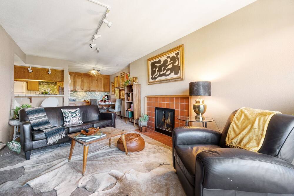 Photo of Livingroom in Davis Tract