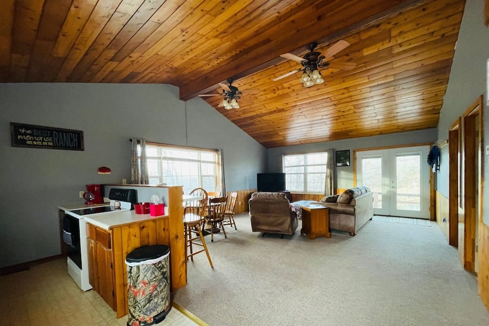 Photo of Livingroom in Bowring