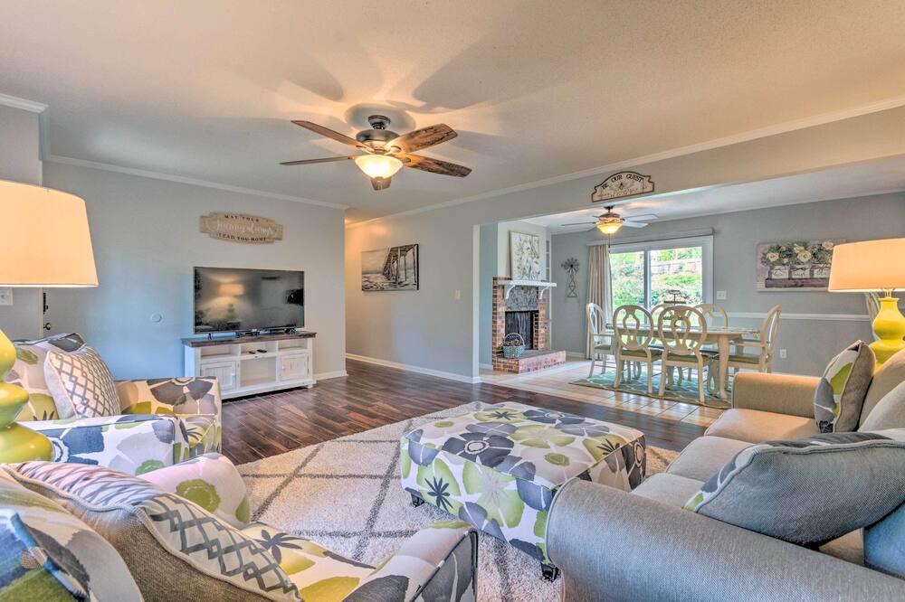 Photo of Bedroom in Enterprise