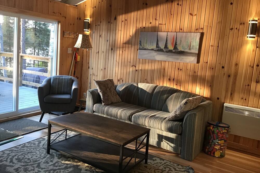 Photo of Livingroom in Abitibi-Temiscamingue
