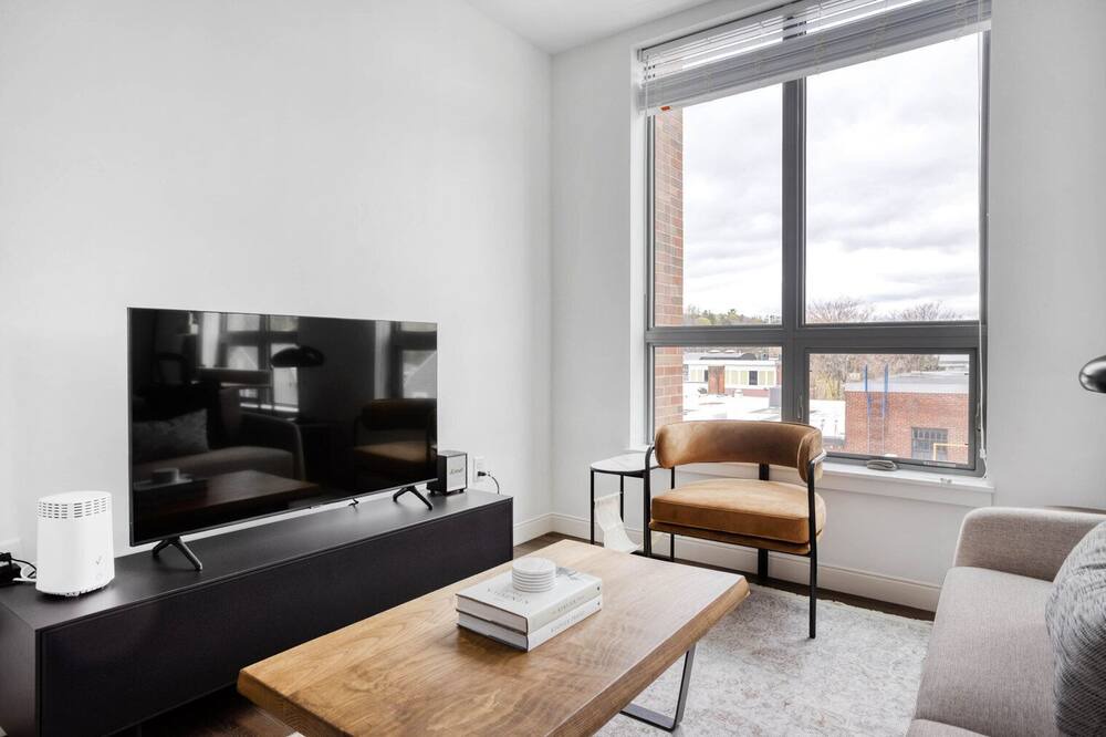 Photo of Livingroom in Newtonville