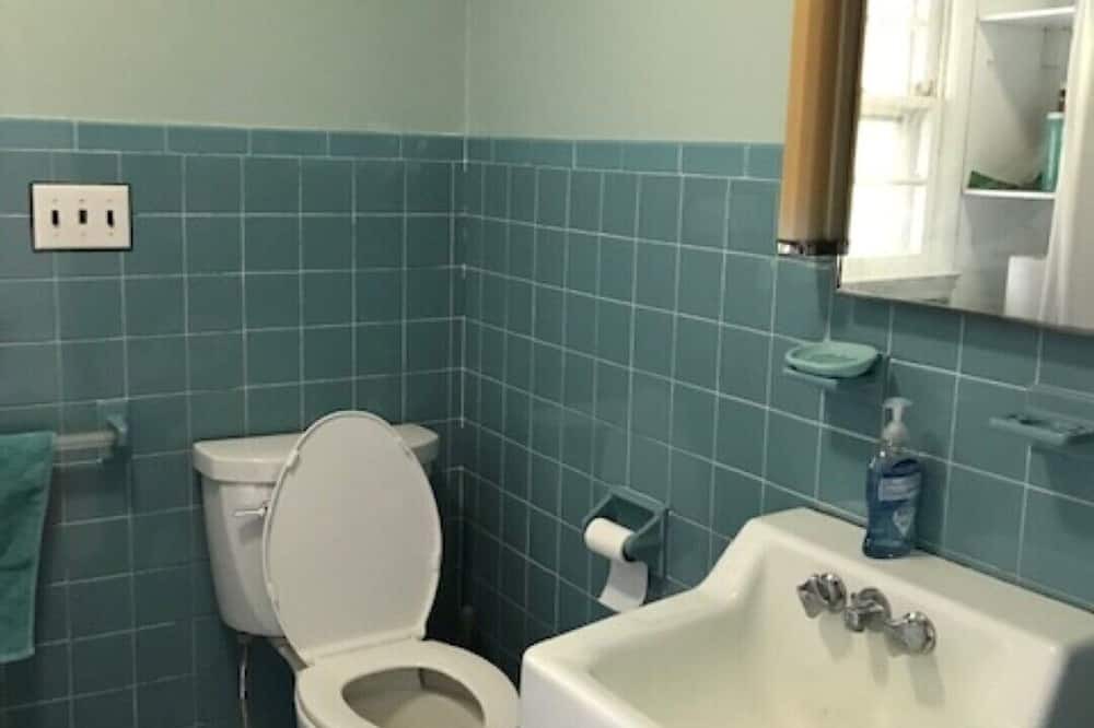 Photo of Bathroom in Changewater