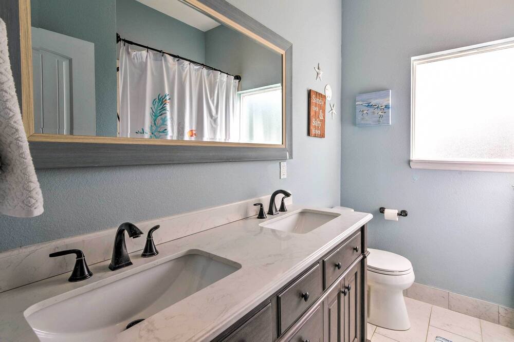 Photo of Bathroom in Cedar Lane