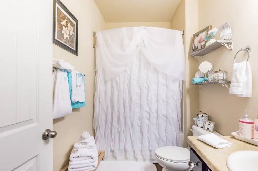 Photo of Bathroom in Hampton