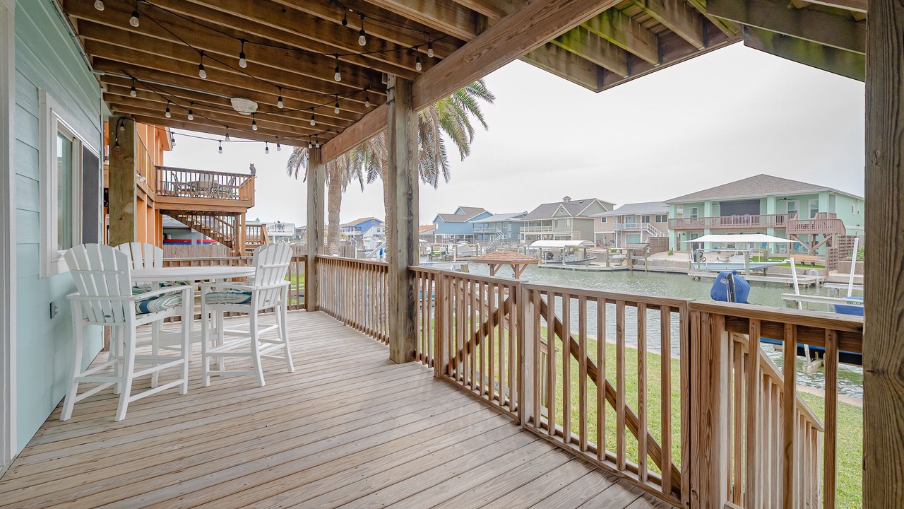 Photo of Outdoor in City-by-the Sea