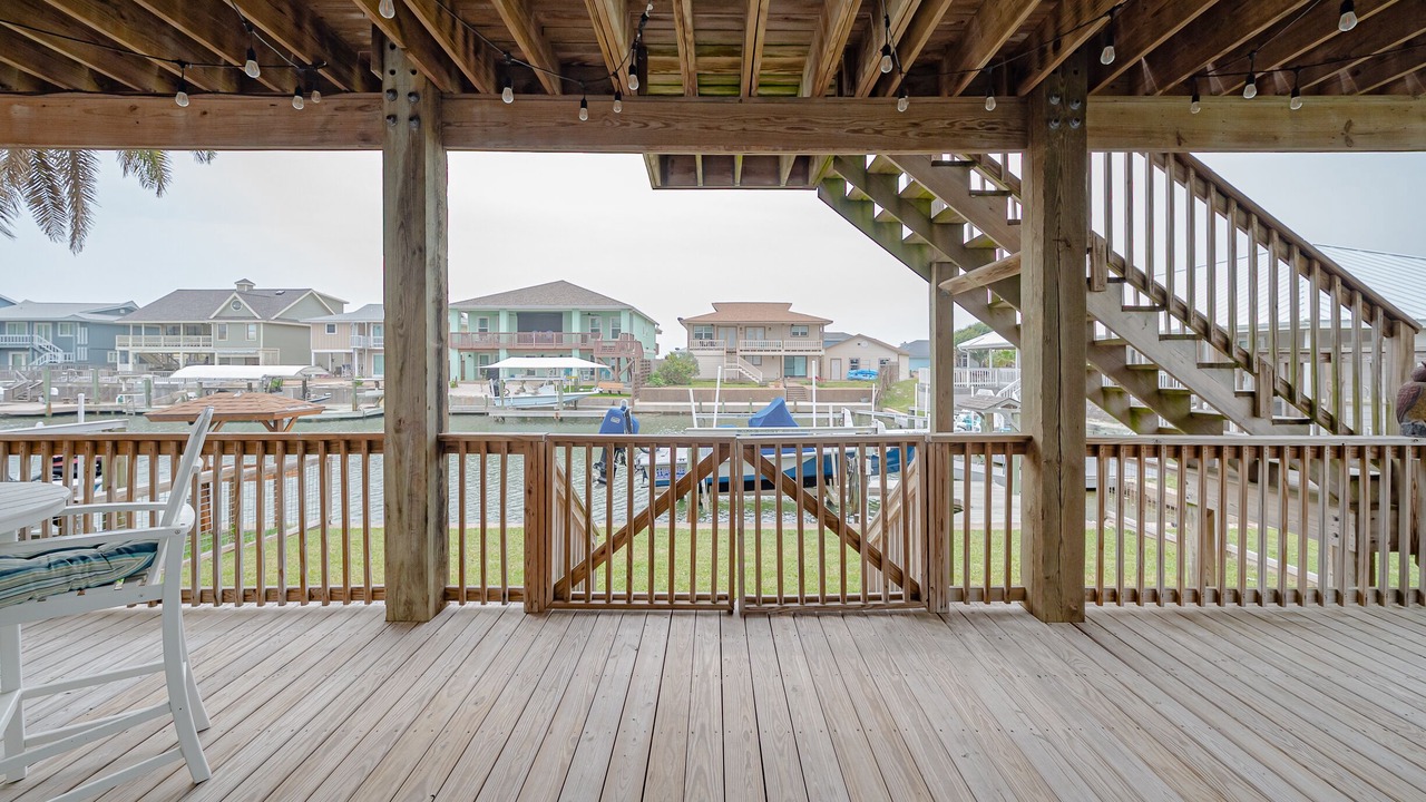 Photo of Outdoor in City-by-the Sea