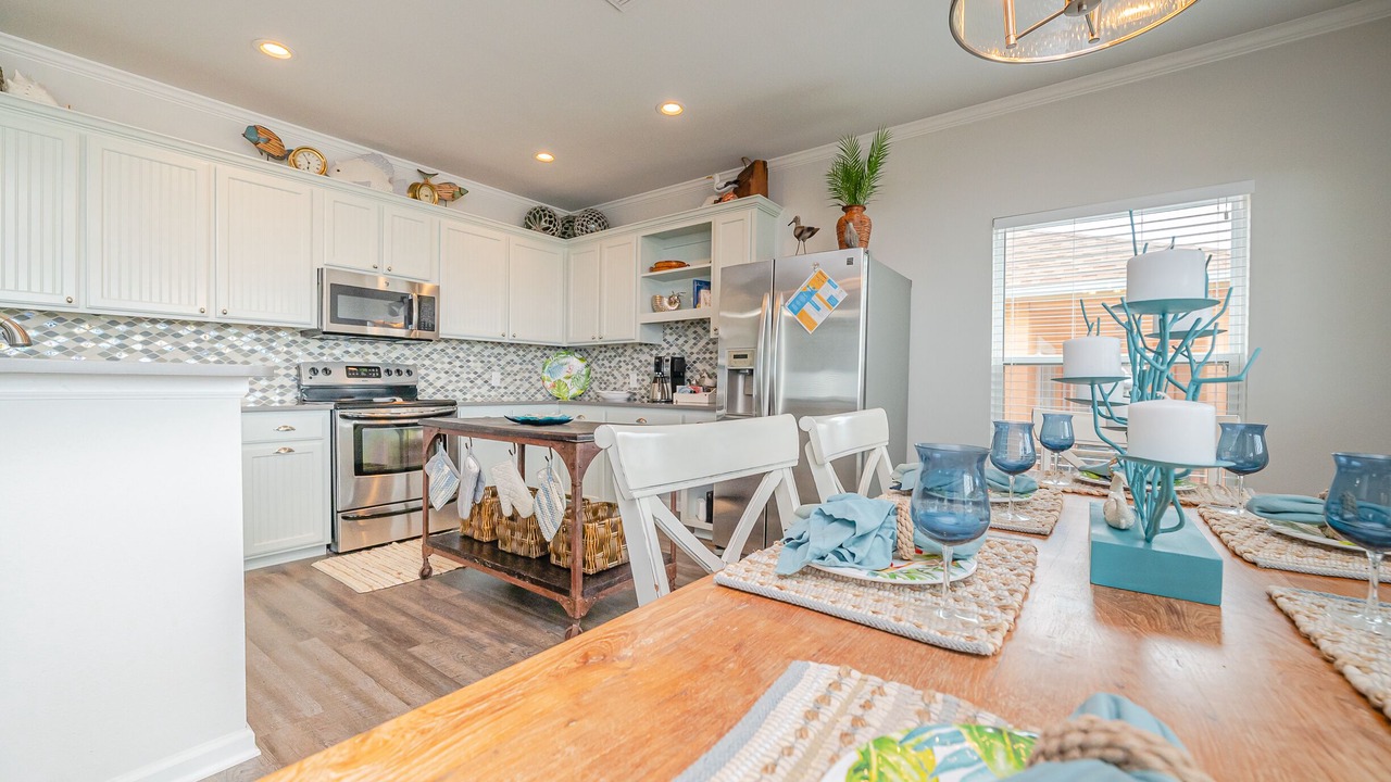 Photo of Kitchen in City-by-the Sea