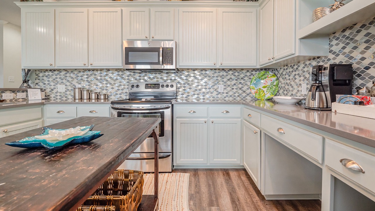 Photo of Kitchen in City-by-the Sea