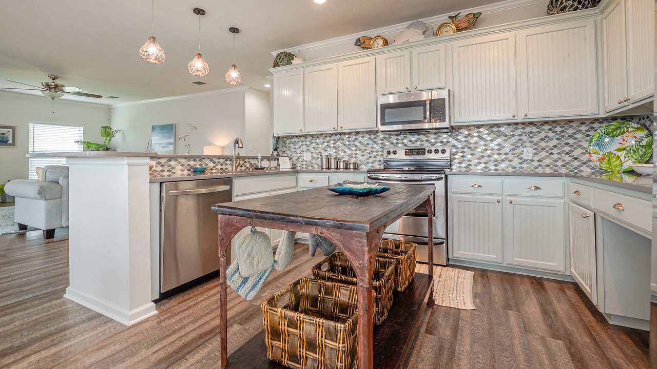 Photo of Kitchen in City-by-the Sea