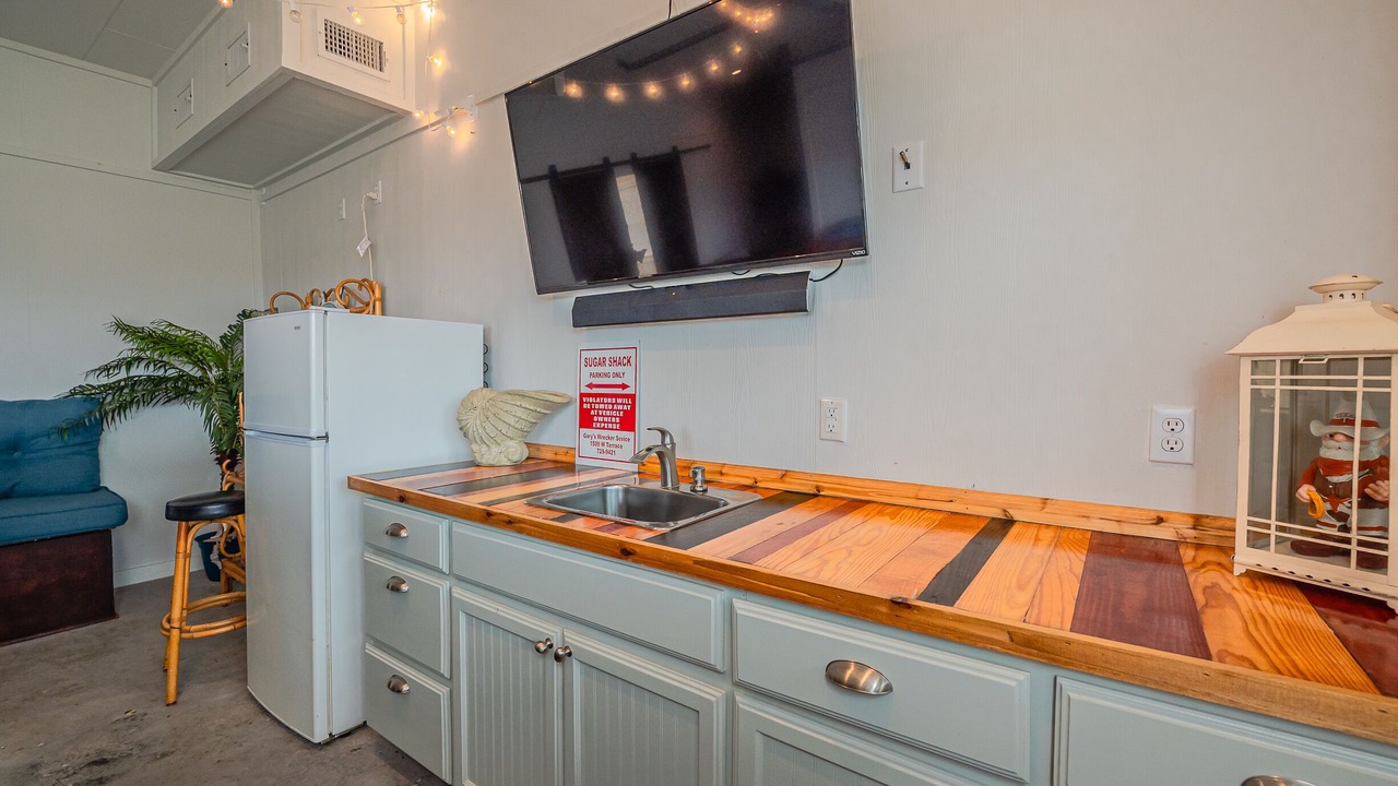 Photo of Kitchen in City-by-the Sea