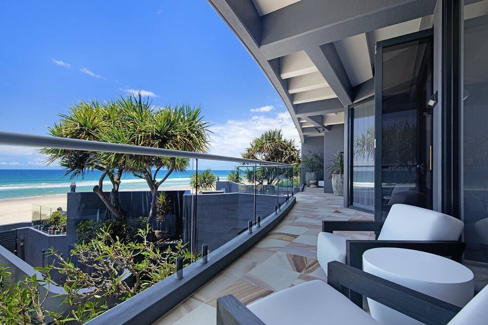 Photo of Patio Balcony in Main Beach