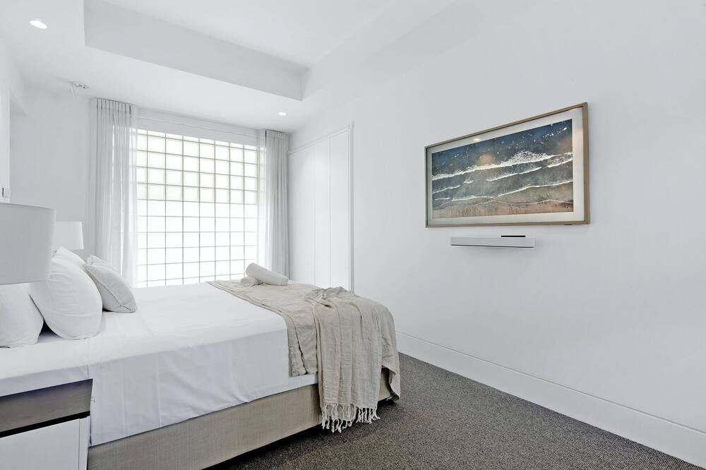 Photo of Bedroom in Main Beach