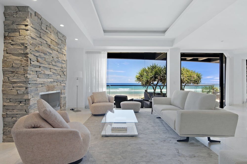 Photo of Livingroom in Main Beach