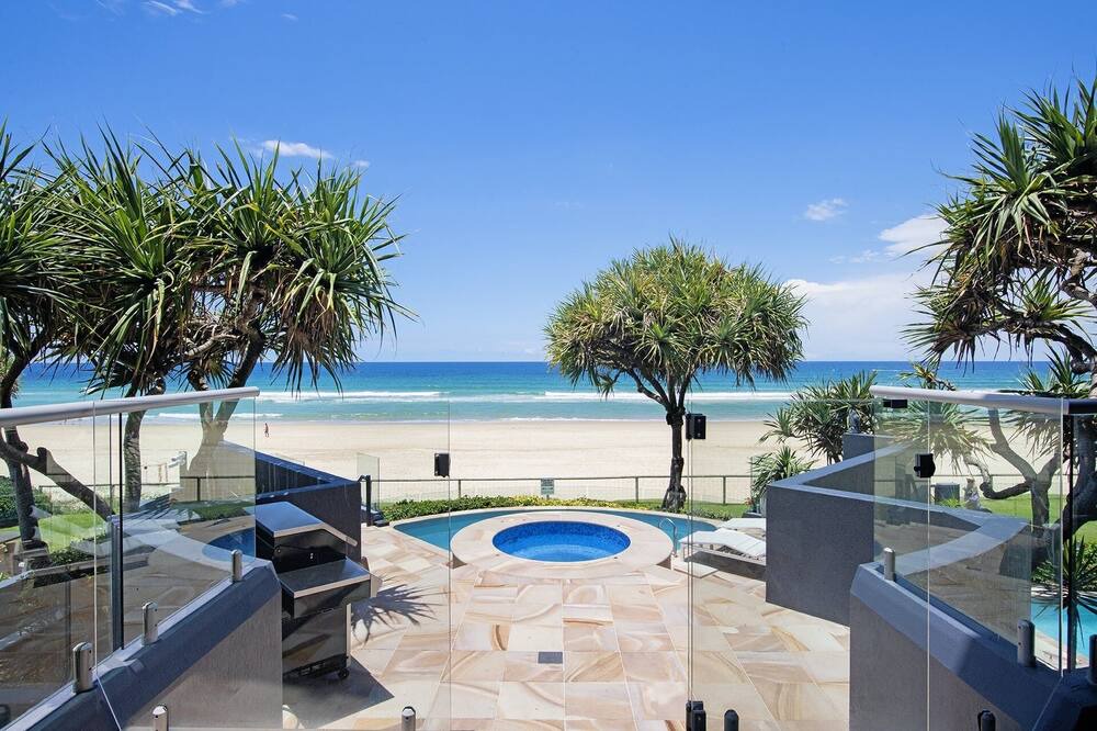 Photo of Others in Main Beach