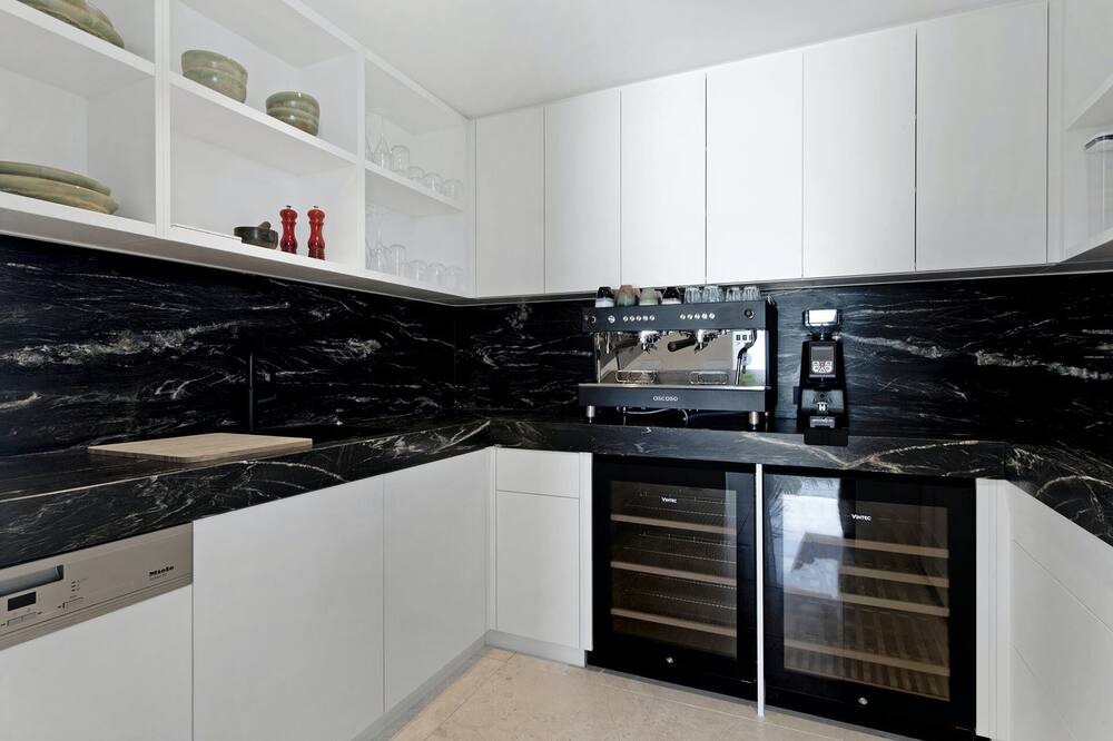 Photo of Kitchen in Main Beach