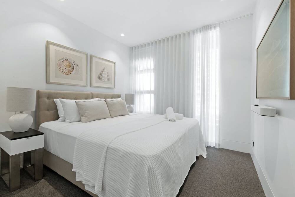 Photo of Bedroom in Main Beach