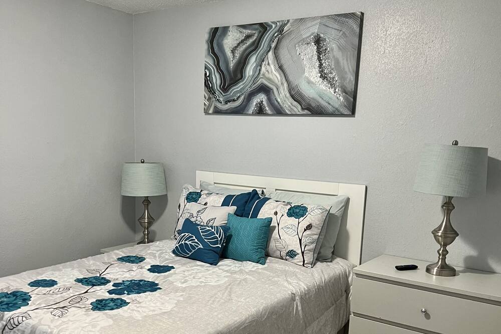Photo of Bedroom in Poinciana