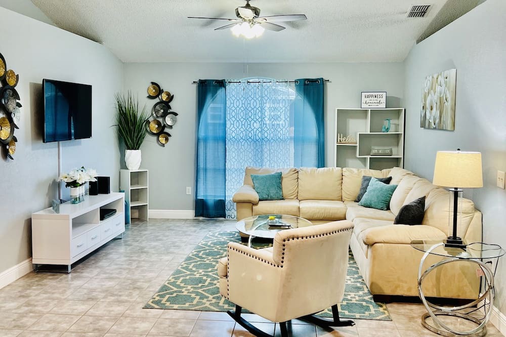 Photo of Livingroom in Poinciana