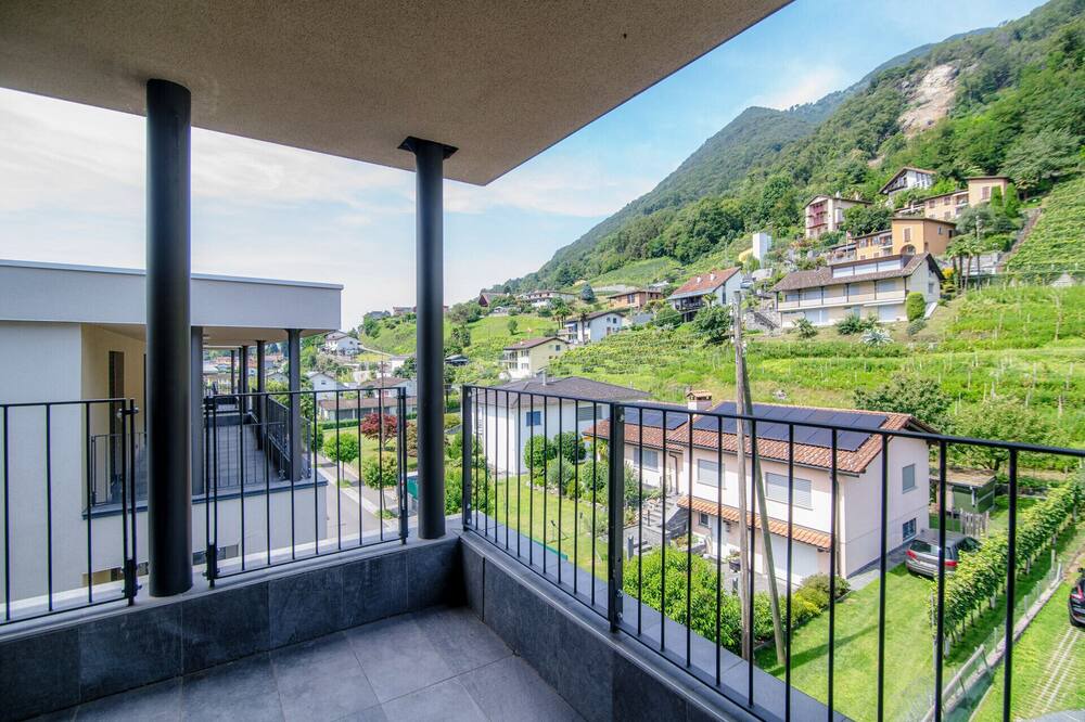 Photo of Patio Balcony in Gudo