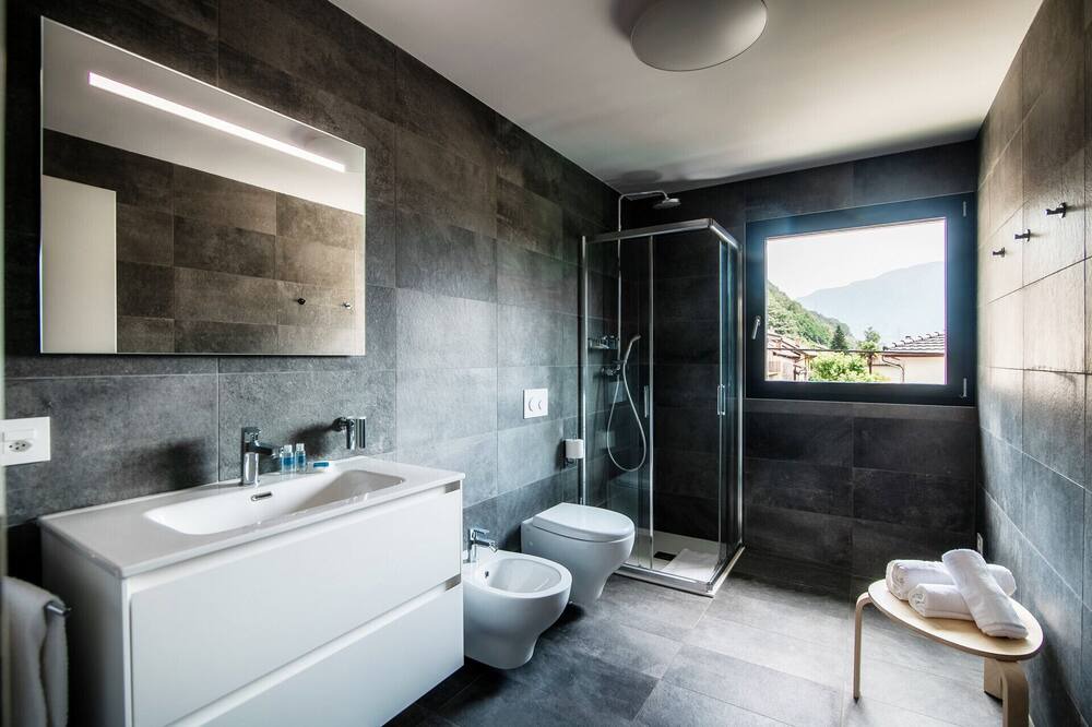 Photo of Bathroom in Gudo