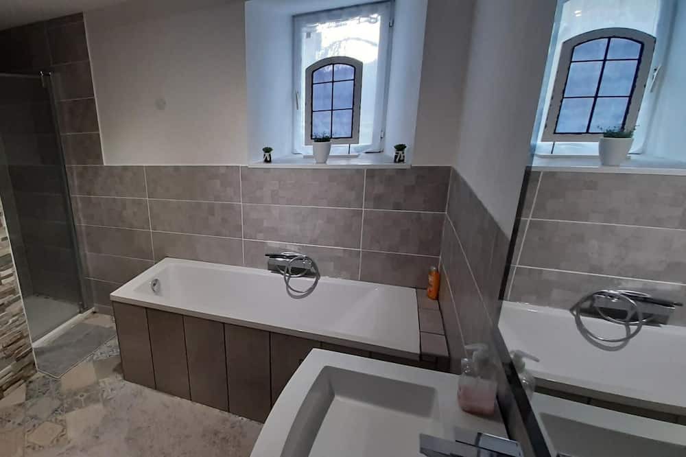Photo of Bathroom in Vaux-Villaine