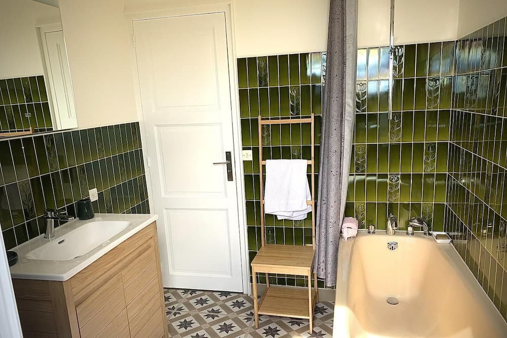 Photo of Bathroom in Renwez