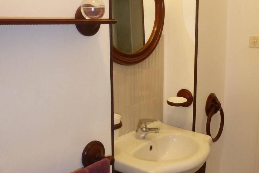 Photo of Bathroom in Haybes