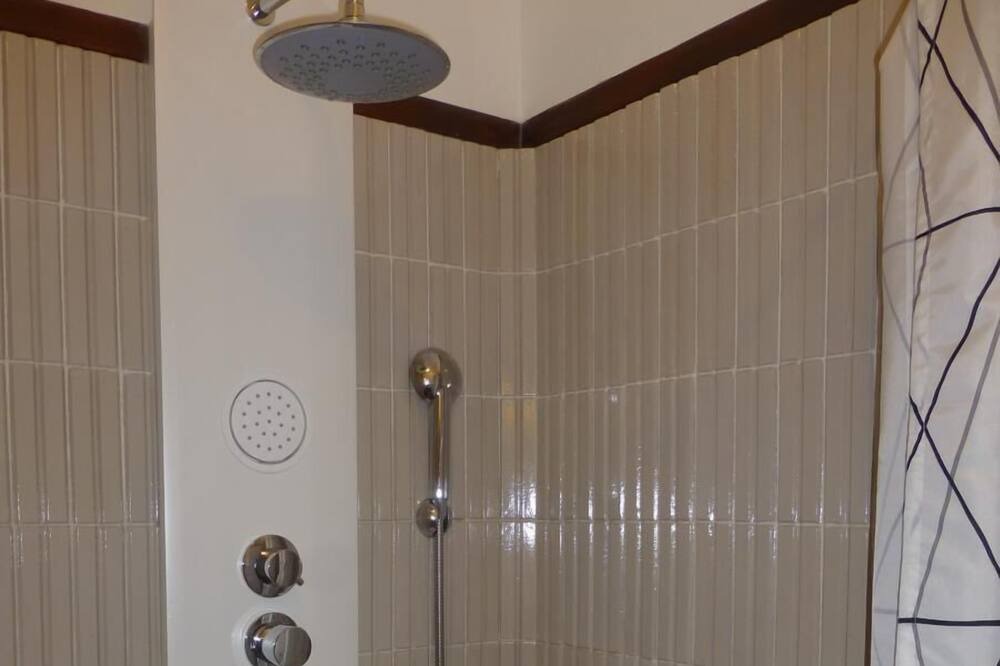 Photo of Bathroom in Haybes