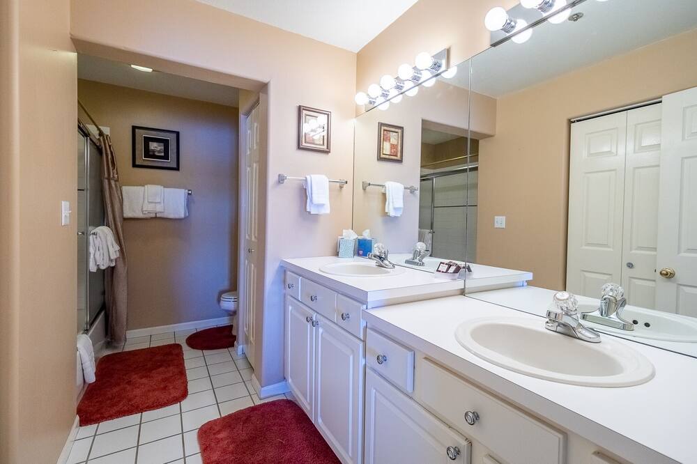 Photo of Bathroom in Lake Ozark
