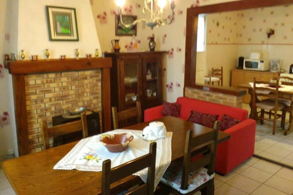 Photo of Livingroom in Fumay