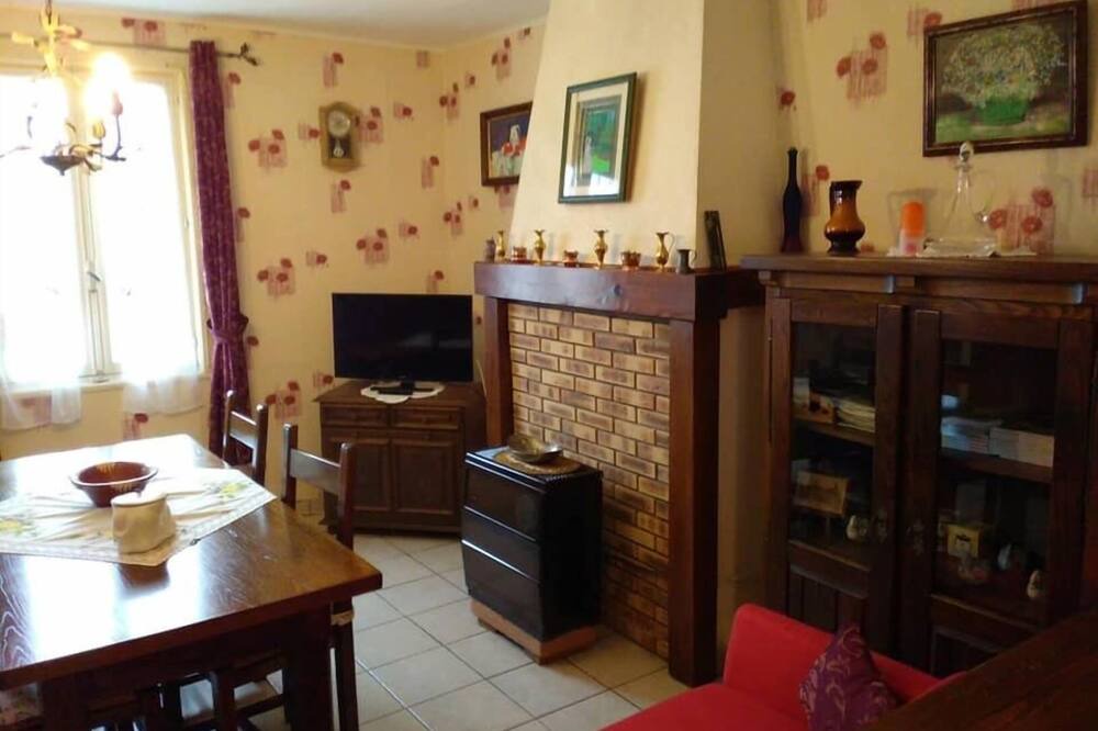 Photo of Livingroom in Fumay
