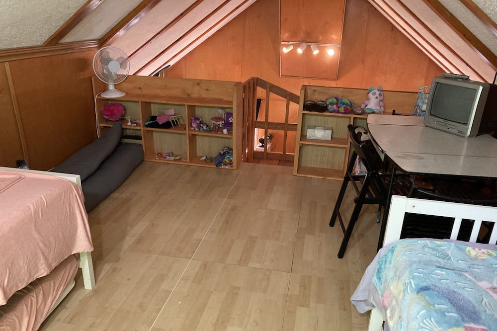 Photo of Bedroom in Cedar Bluff