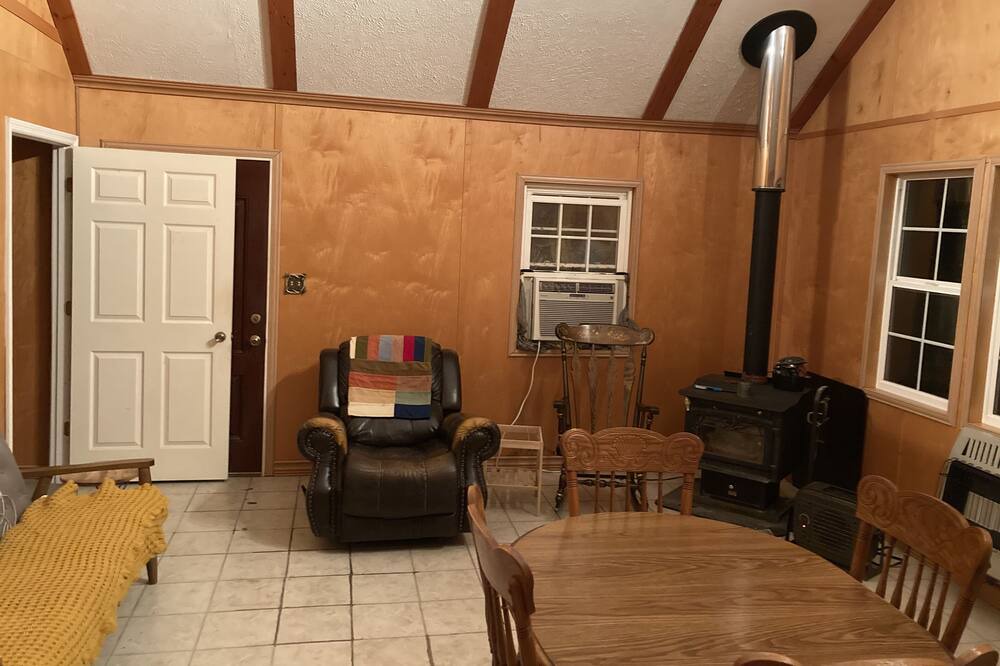 Photo of Livingroom in Cedar Bluff