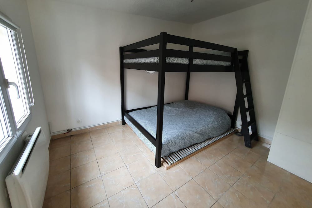 Photo of Bedroom in Roissy-en-Brie