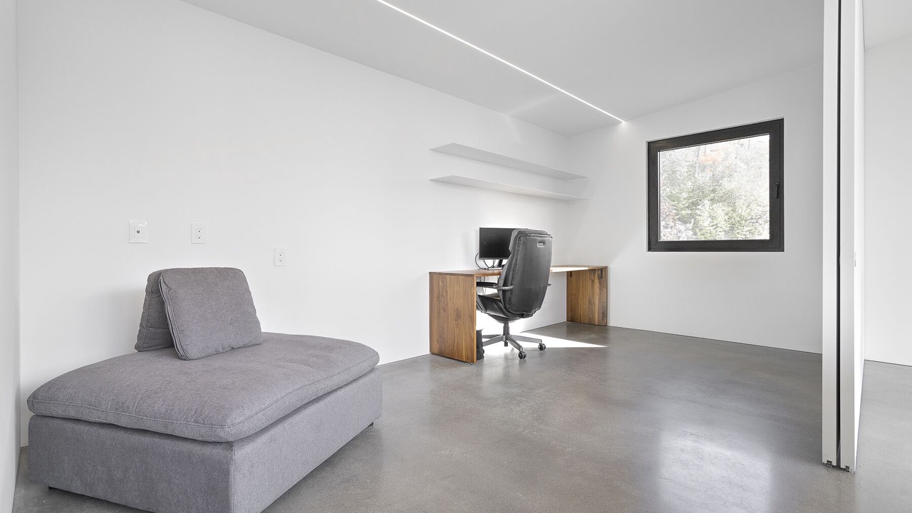 Photo of Livingroom in Sutton