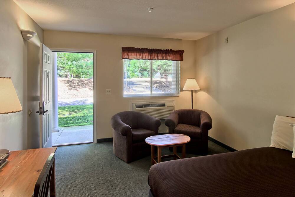 Photo of Bedroom in Bellaire