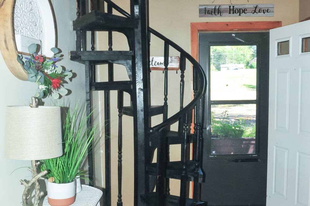 Photo of Bedroom in Peters Creek